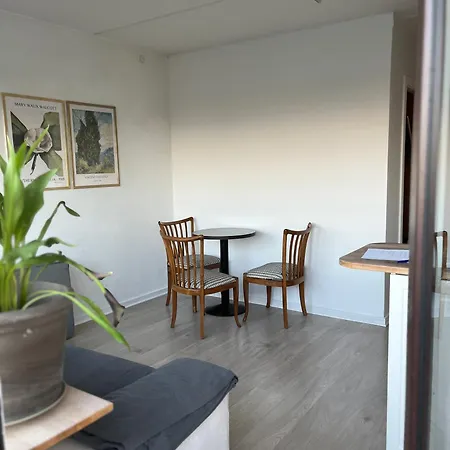 Lille Lejlighed Taet Pa Kobenhavn *